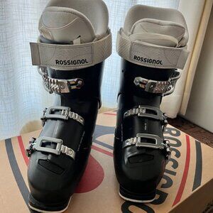 Rossignol Kelia 50 Womens Ski Boots size 27.5 (10)